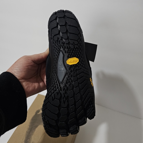 VIBRAM V-Trek Black Womens 38 US Size 7.5-8 - Picture 3 of 9